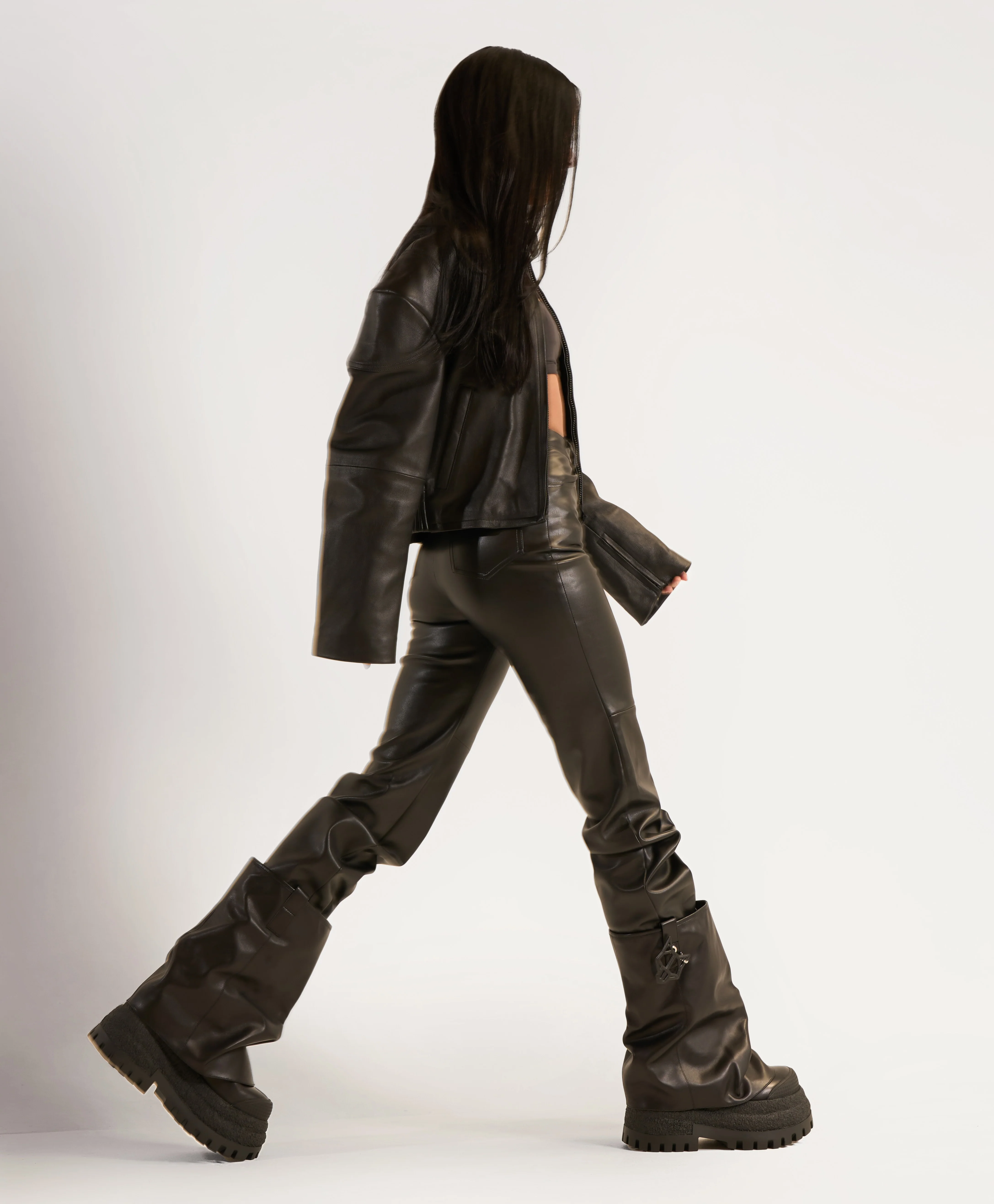 Disturb Leather Black - Image 8