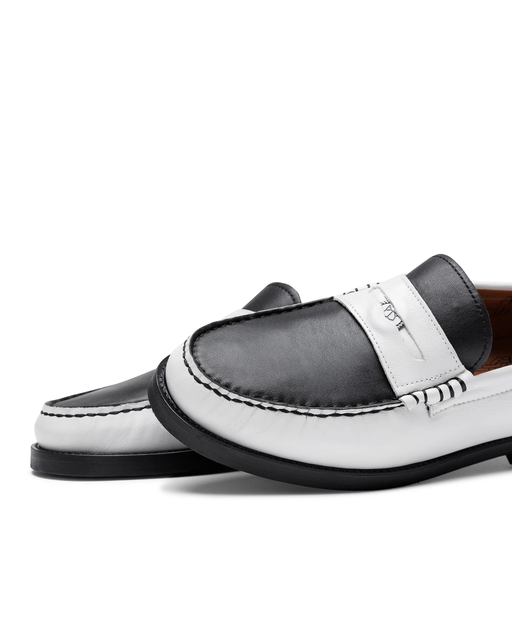 Riviera White/Black Leather - Image 5