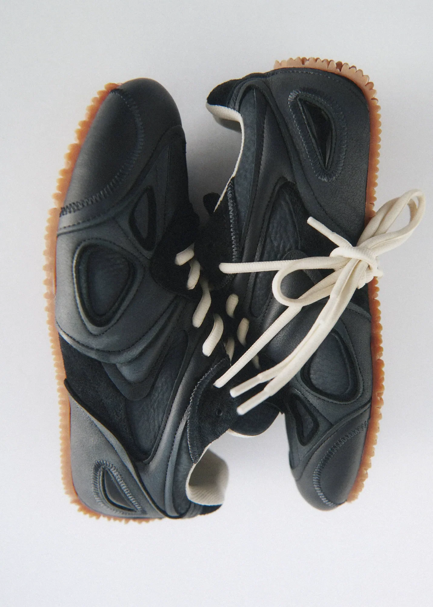 M Slow Runner Black/Gum F3533001 - Image 7